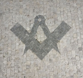 Bělehradská corner Fričova, pavement decoration